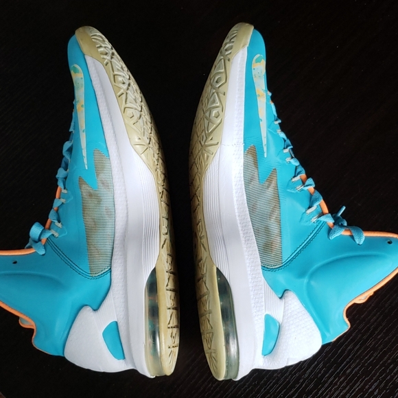 Nike shoes - Picture 10 of 12